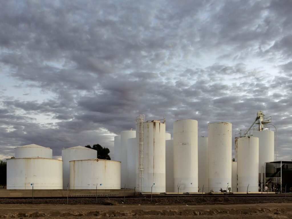 Photo breaking down silos