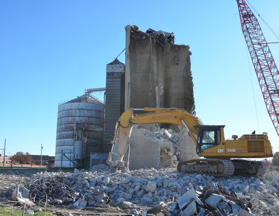 Photo breaking down silos