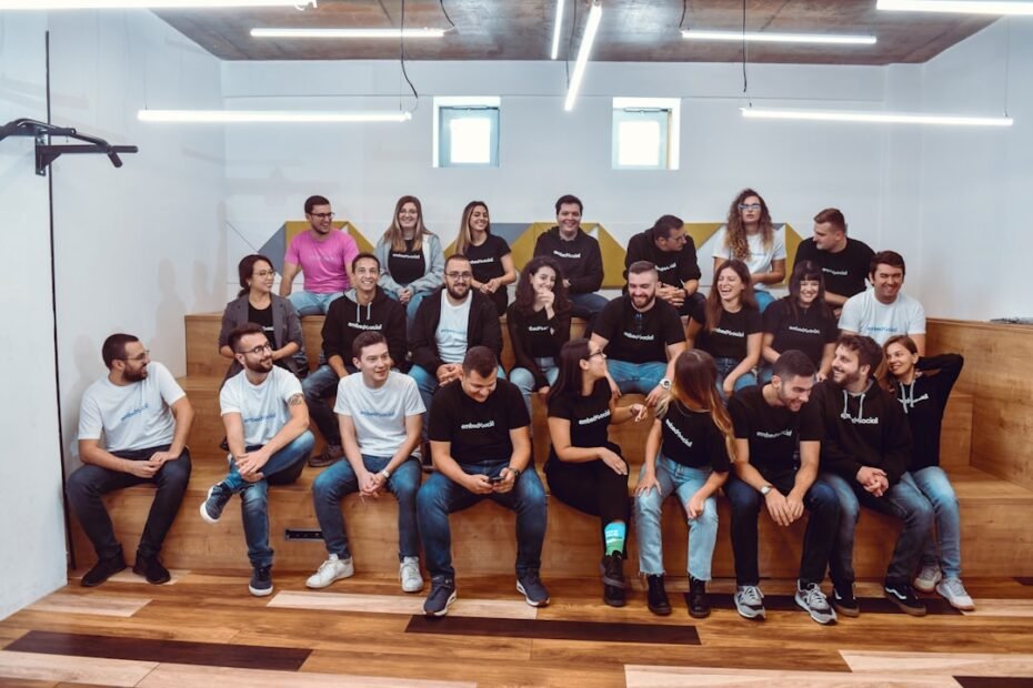 Photo introverted team members